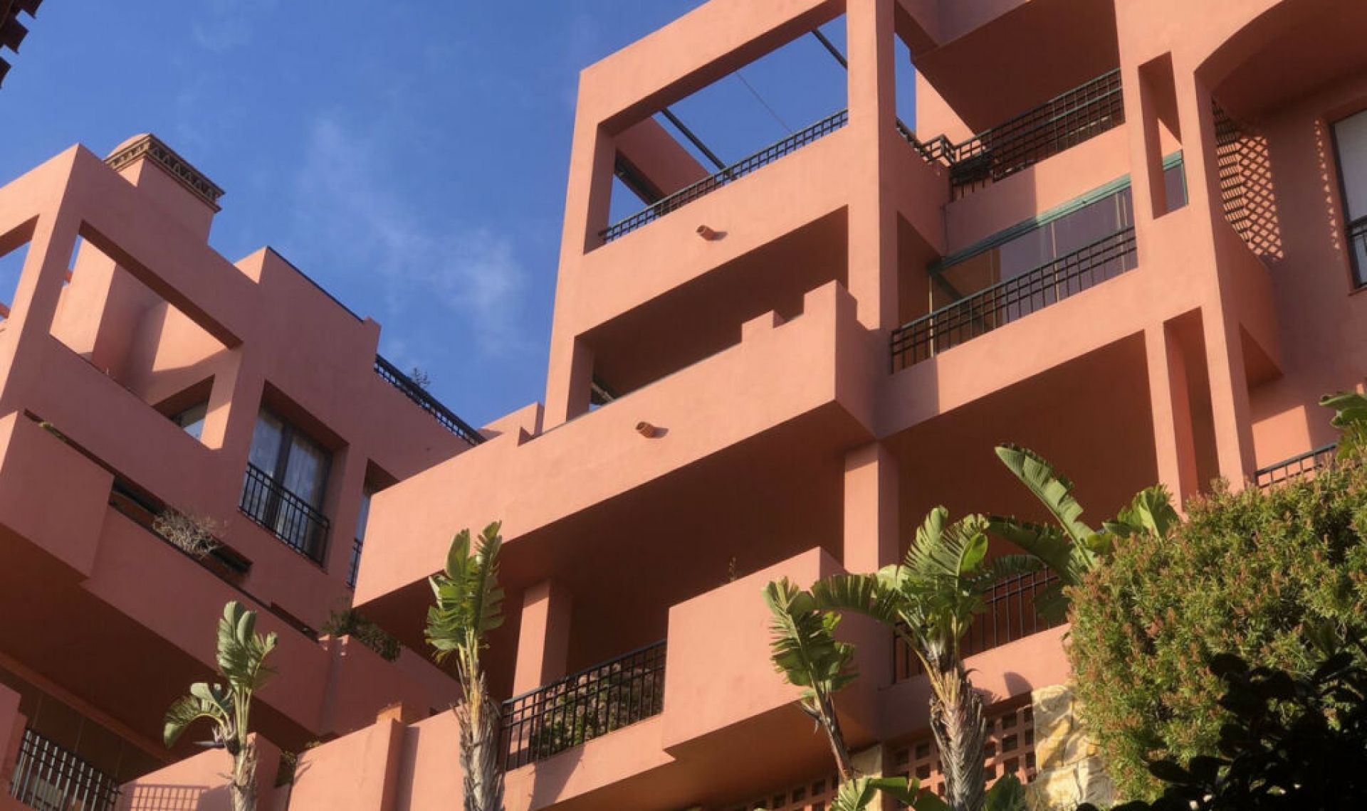 Resale - Apartment -
Calahonda