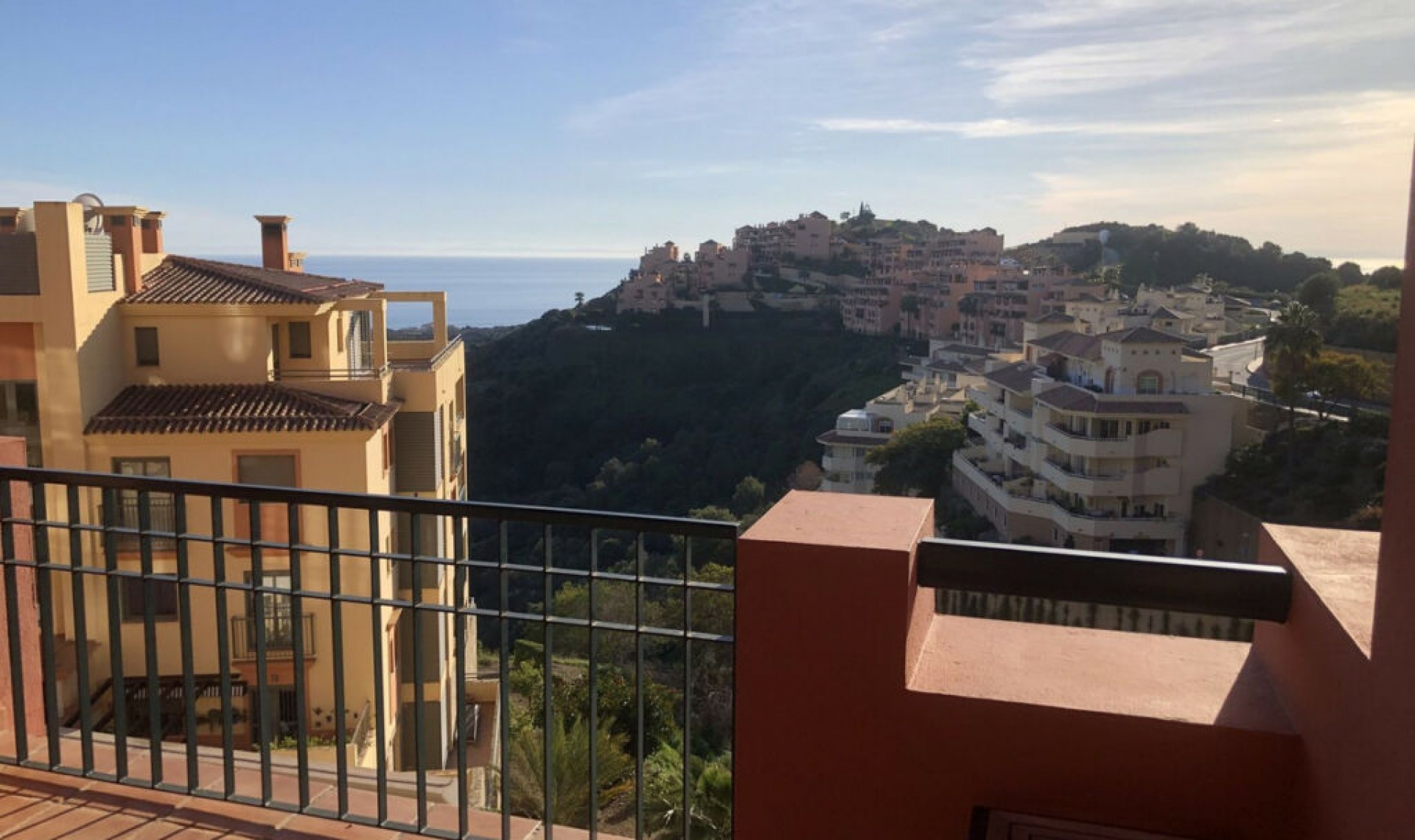 Resale - Apartment -
Calahonda