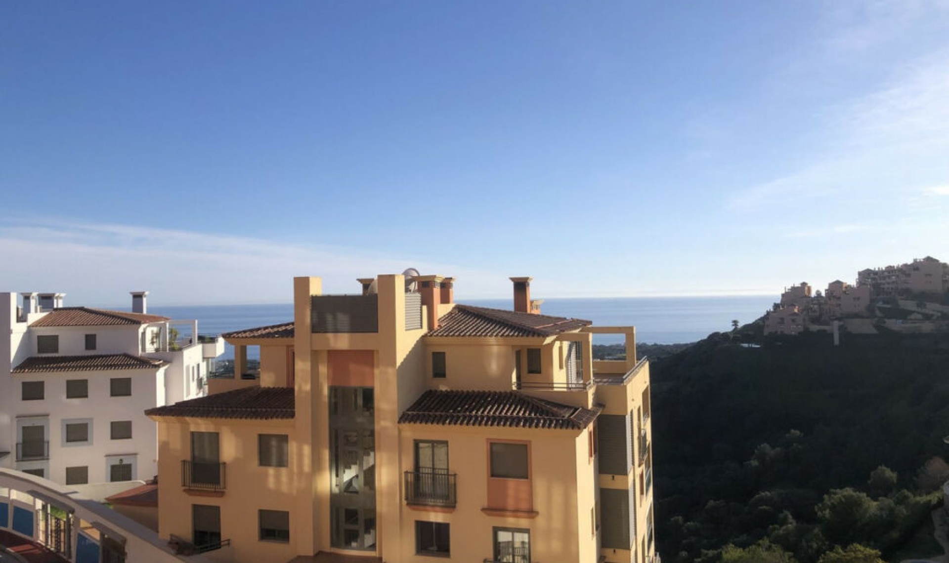 Resale - Apartment -
Calahonda