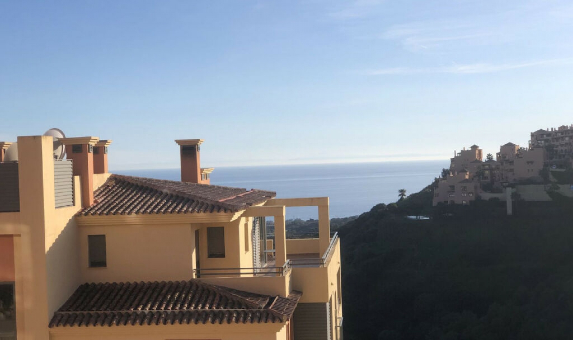 Resale - Apartment -
Calahonda