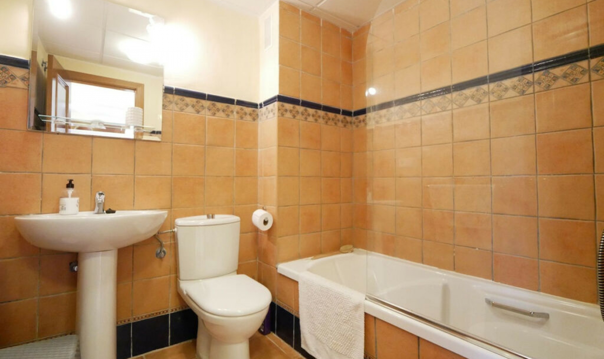 Resale - Apartment -
Calahonda