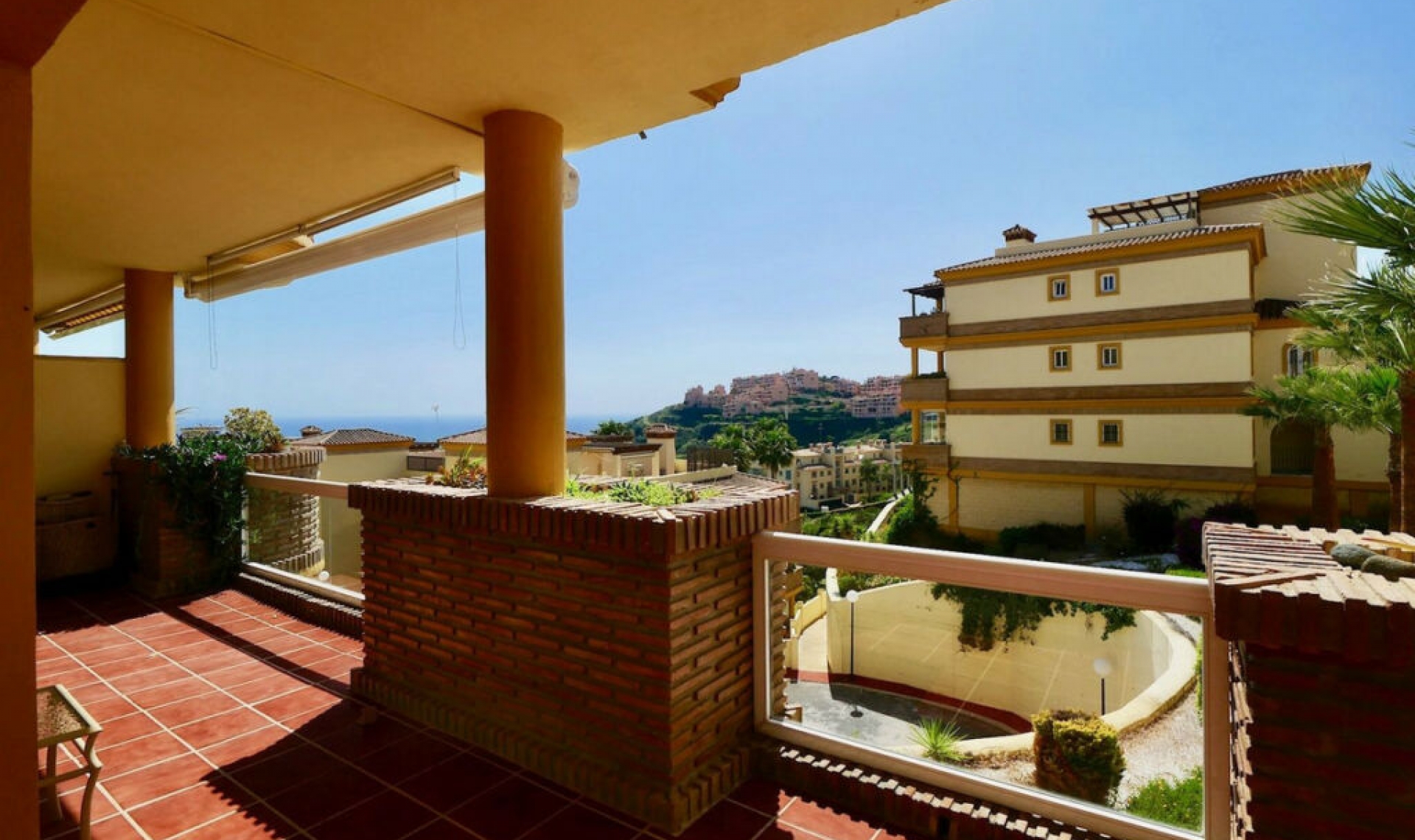 Resale - Apartment -
Calahonda