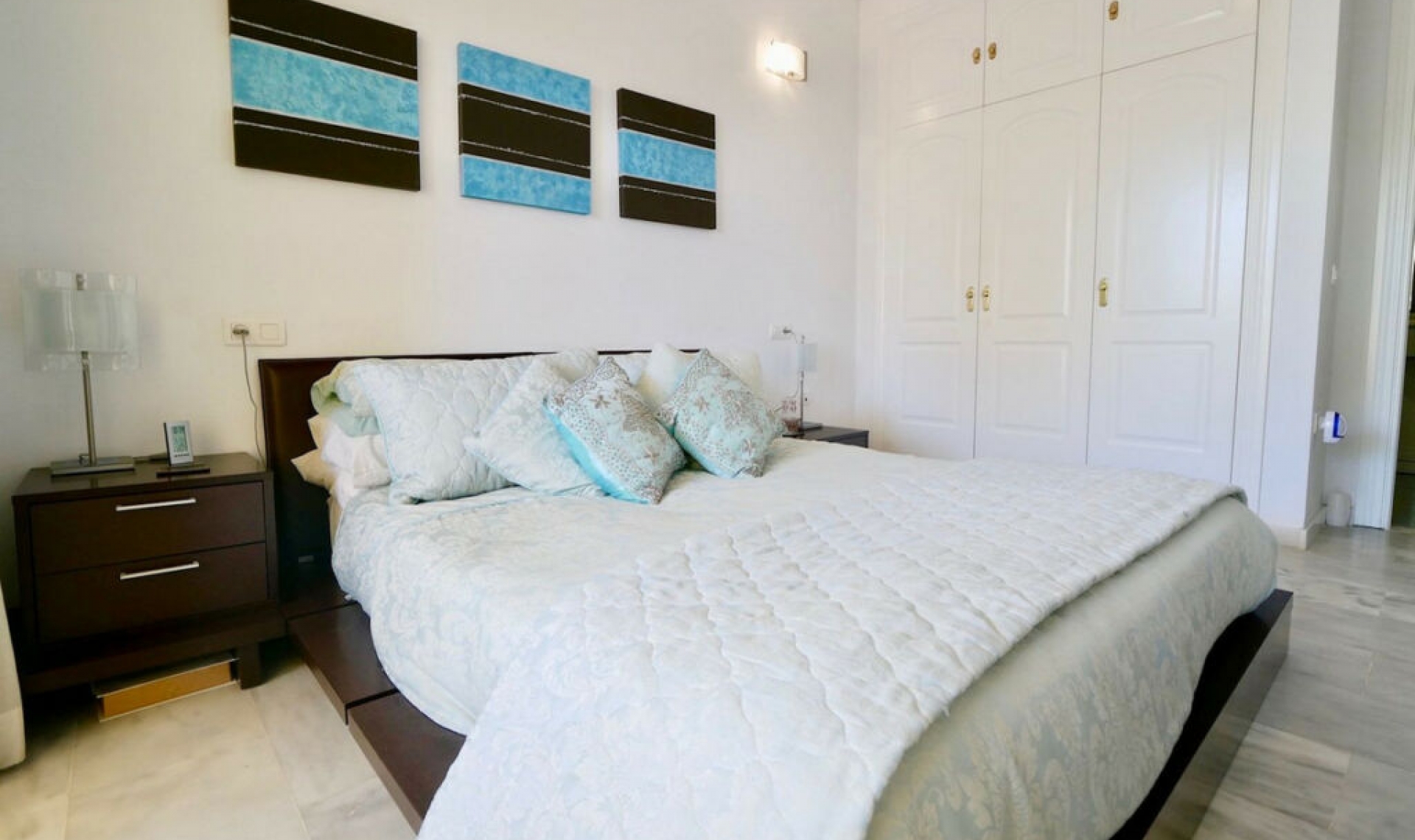 Resale - Apartment -
Calahonda