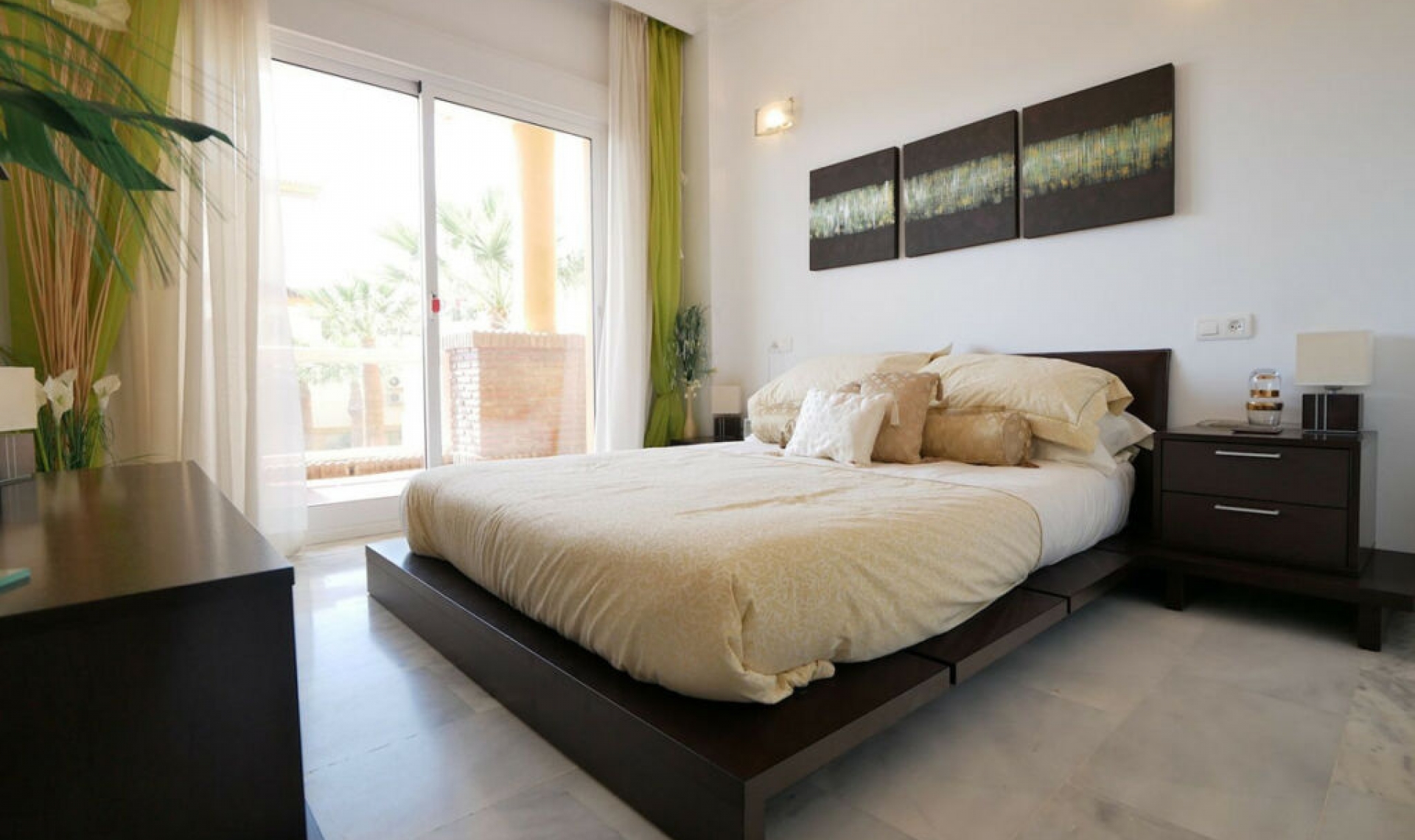 Resale - Apartment -
Calahonda