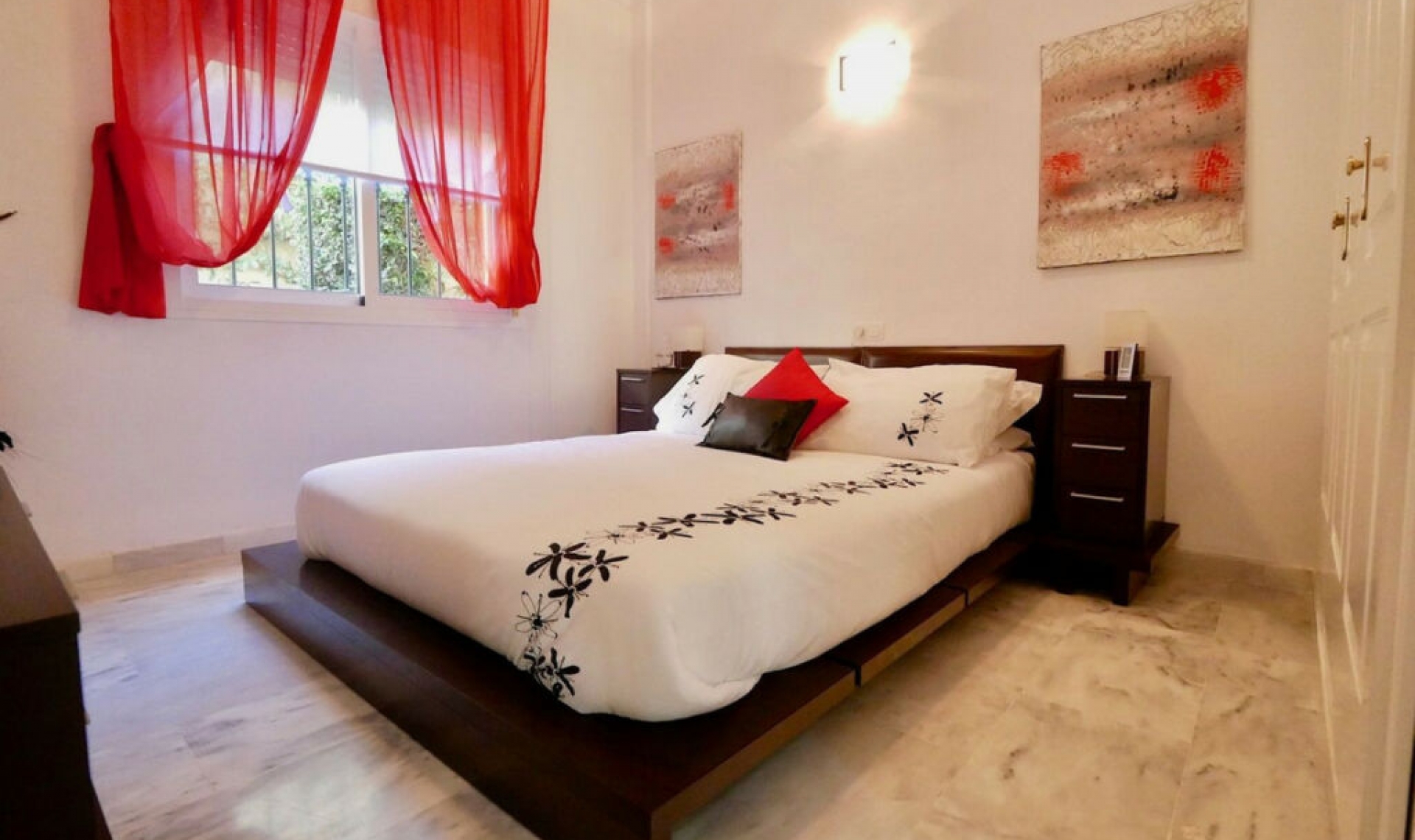 Resale - Apartment -
Calahonda