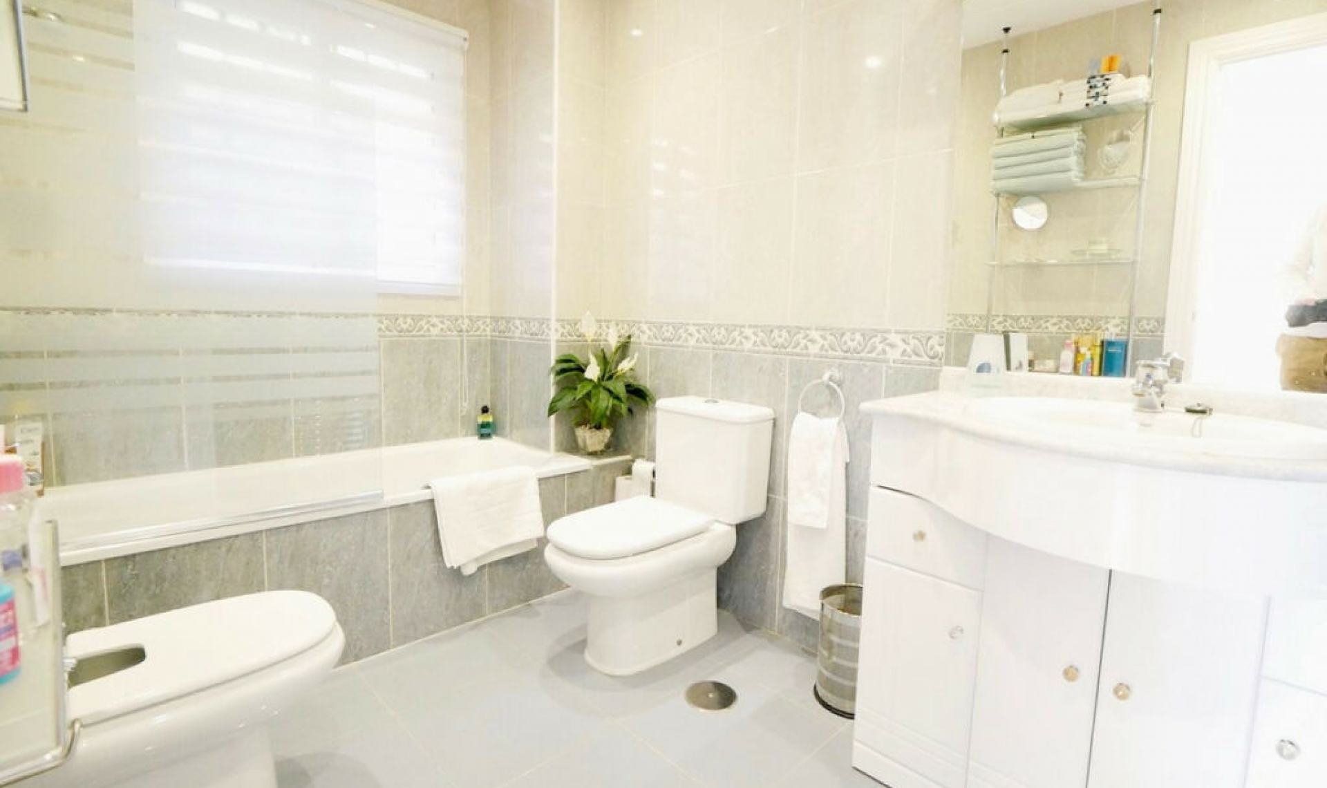 Resale - Apartment -
Calahonda