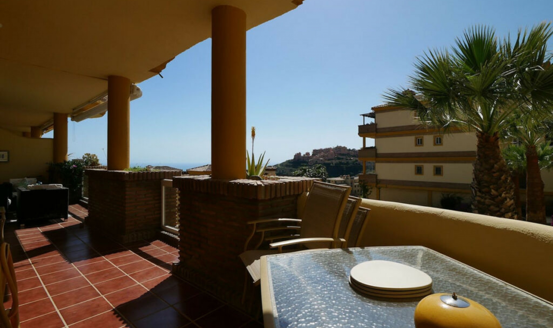 Resale - Apartment -
Calahonda