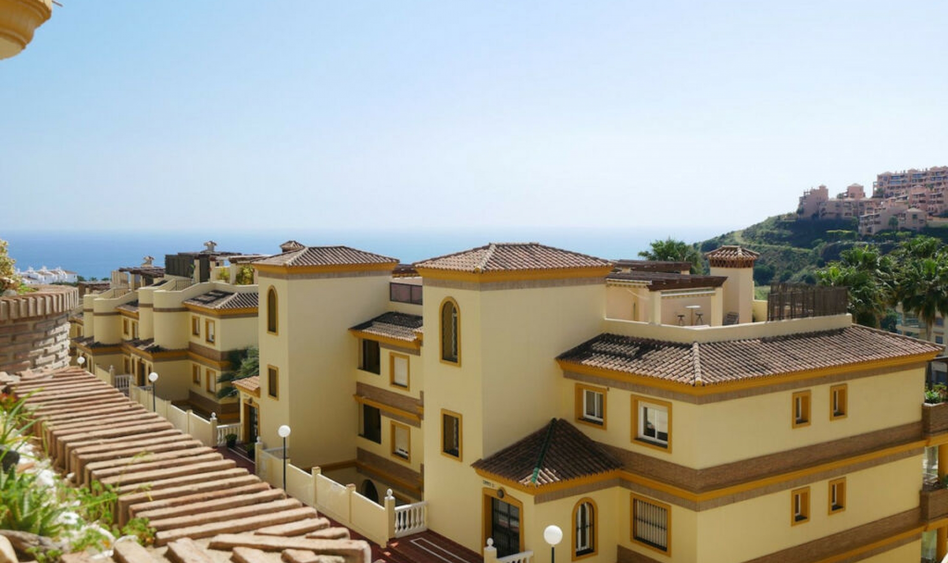 Resale - Apartment -
Calahonda