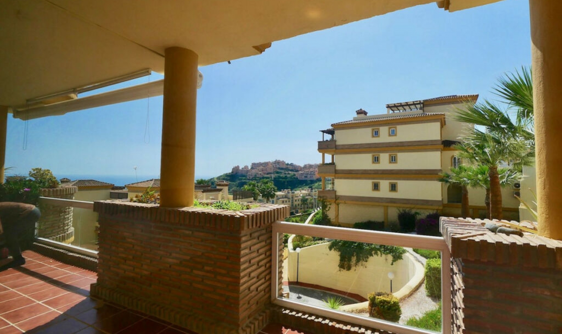 Resale - Apartment -
Calahonda