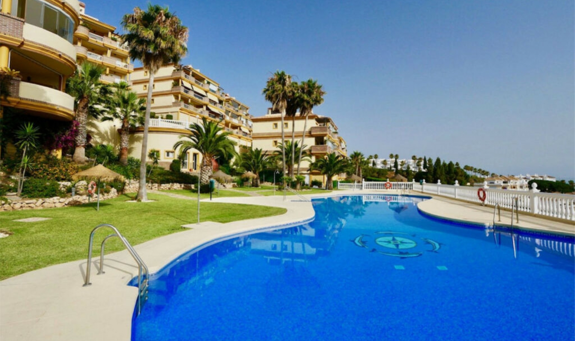 Resale - Apartment -
Calahonda