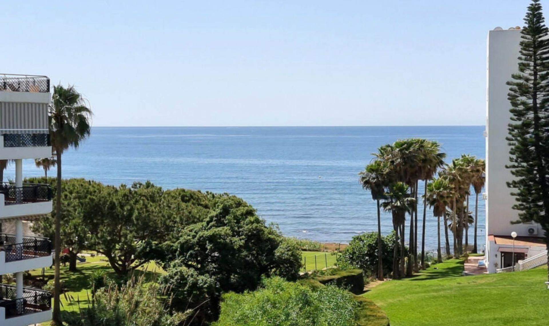 Resale - Apartment -
Calahonda