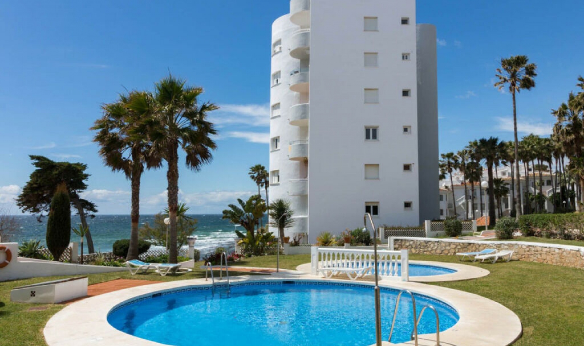 Resale - Apartment -
Calahonda