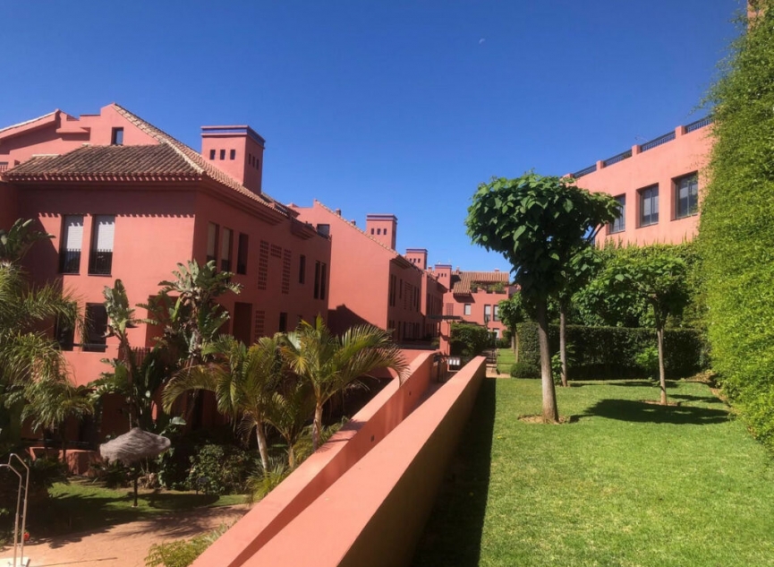 Resale - Apartment -
Calahonda