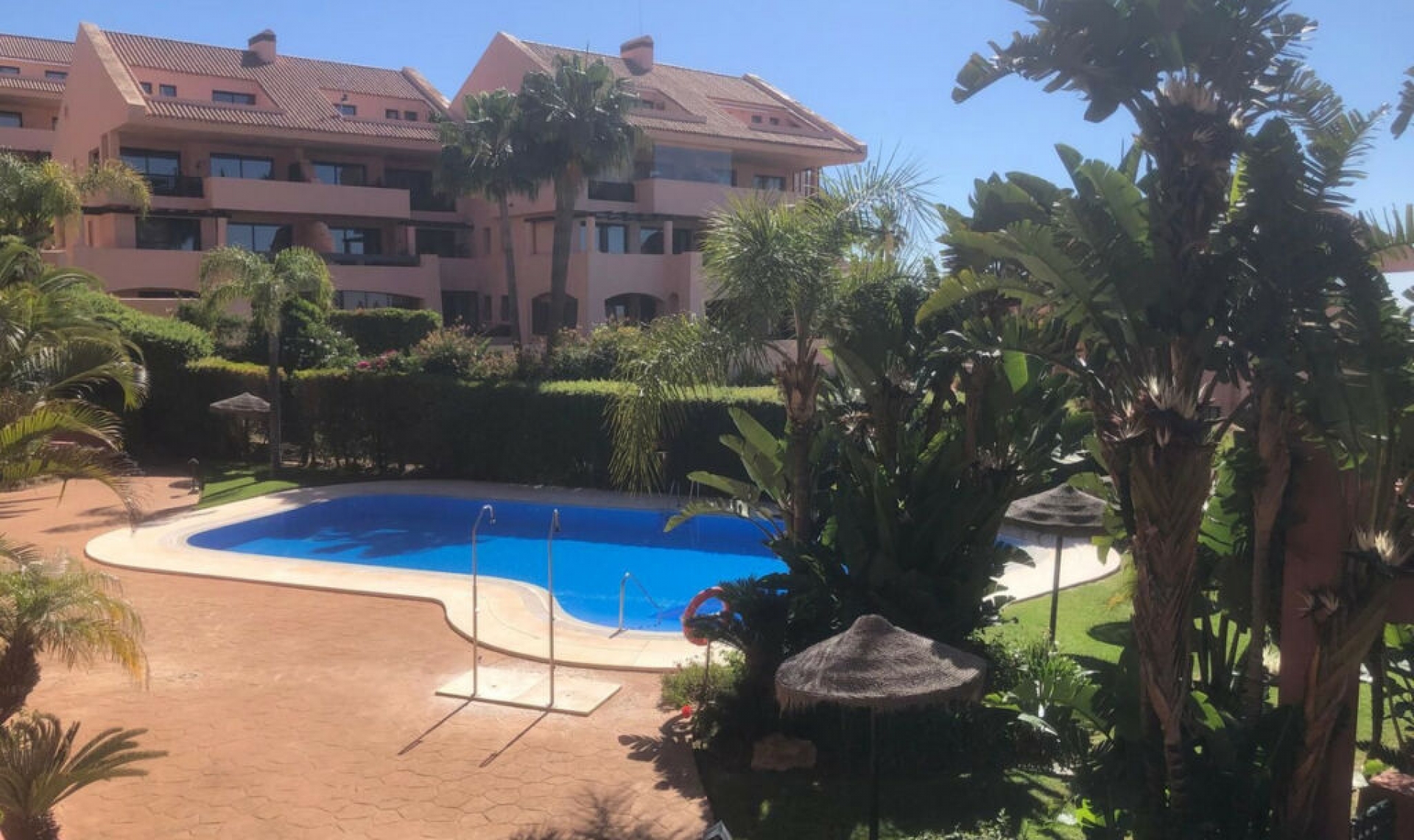 Resale - Apartment -
Calahonda