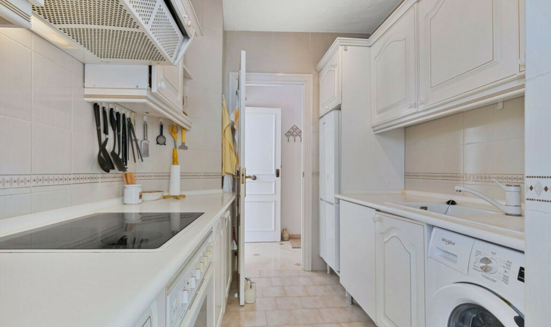 Resale - Apartment -
Calahonda