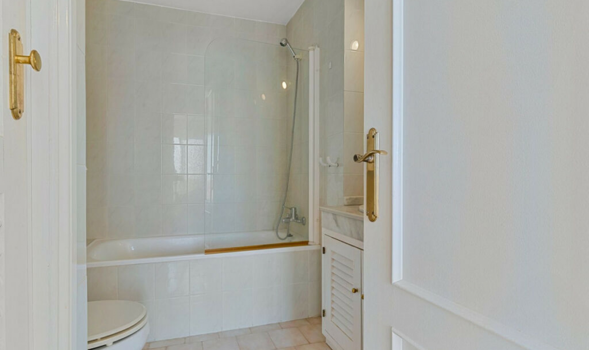 Resale - Apartment -
Calahonda