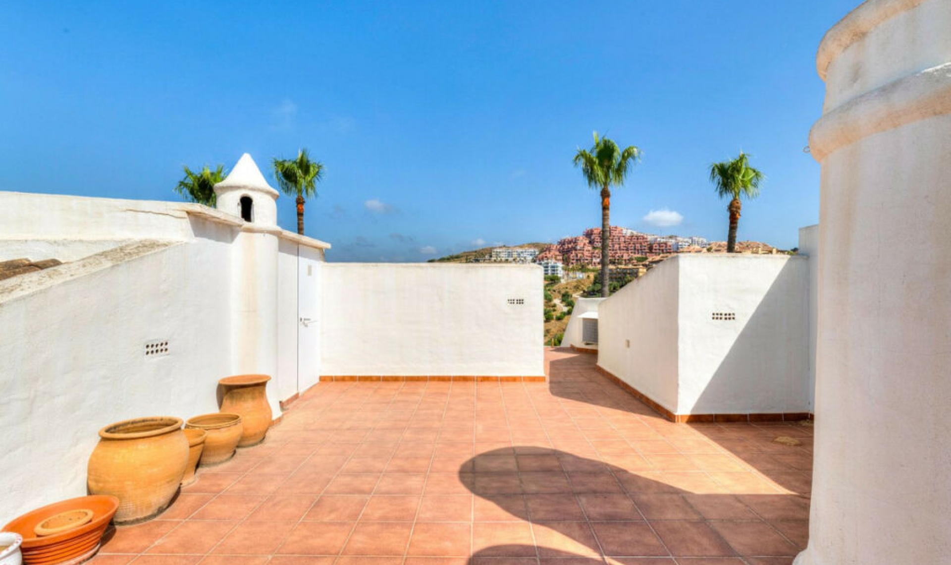 Resale - Apartment -
Calahonda
