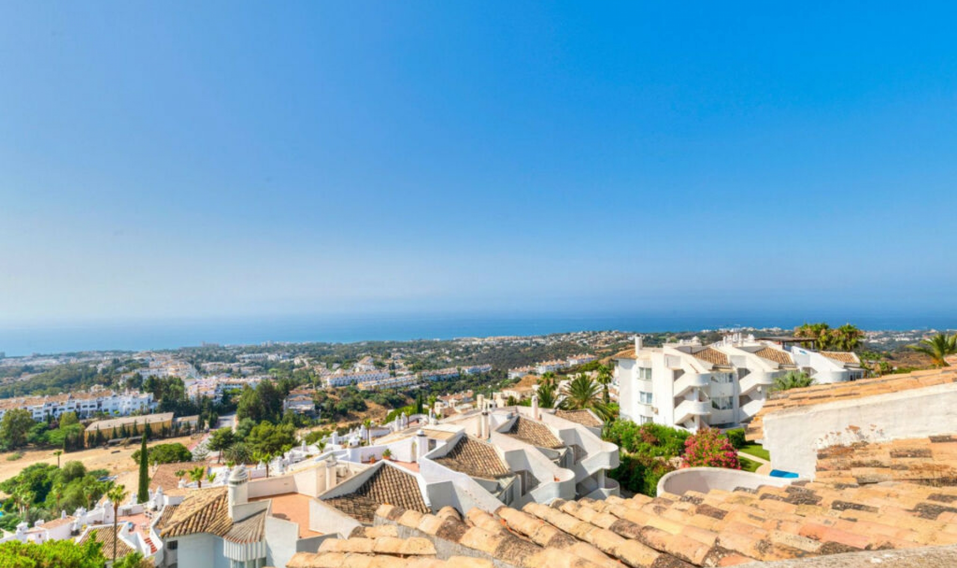 Resale - Apartment -
Calahonda