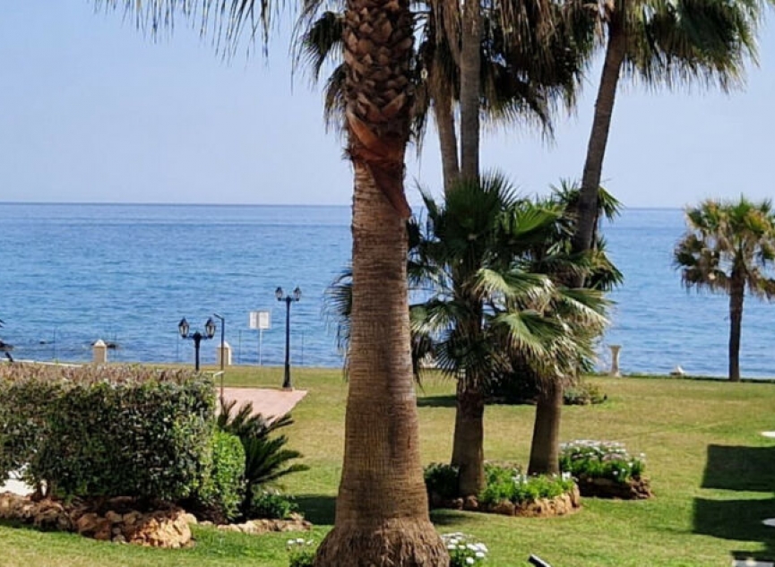 Resale - Apartment -
Calahonda