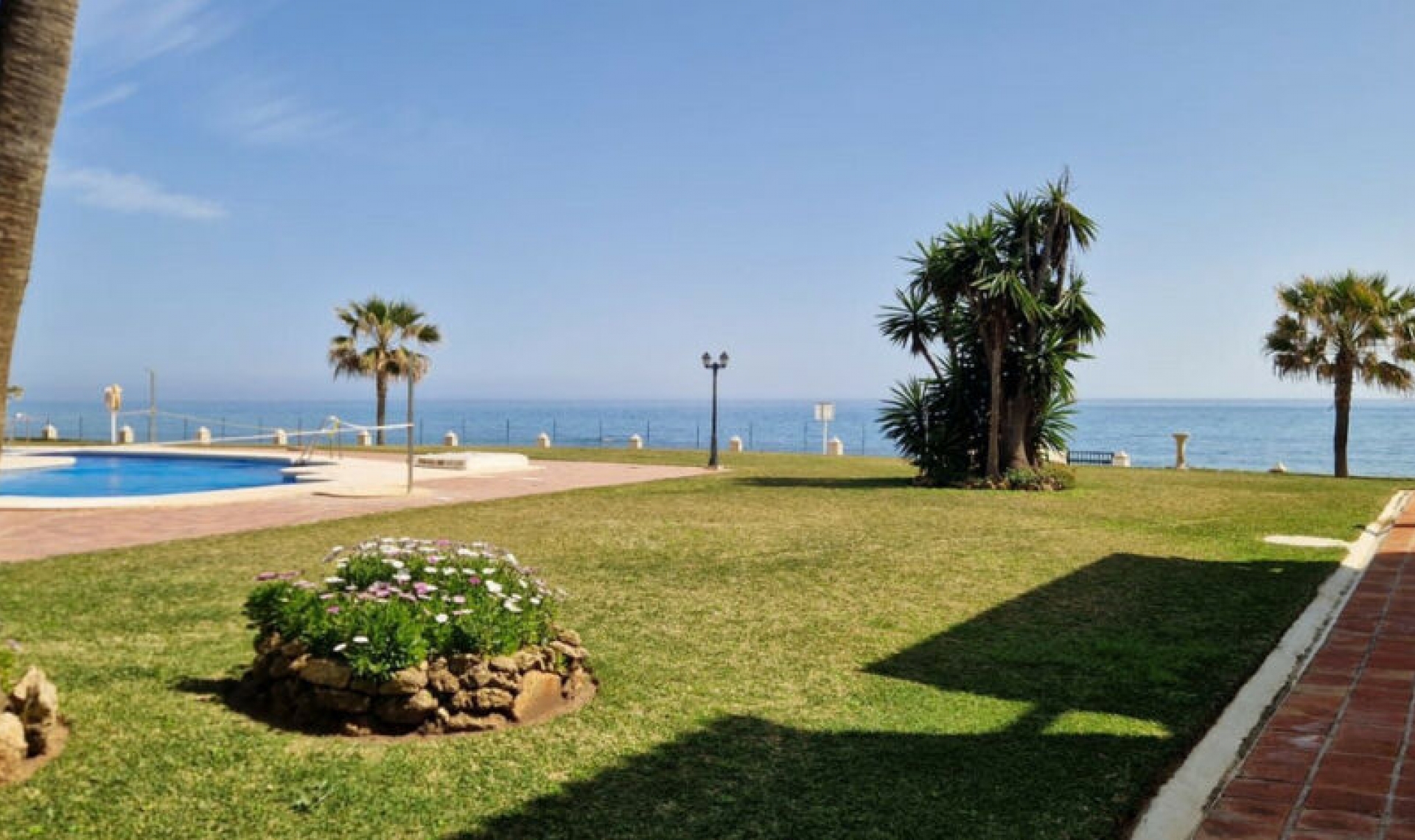 Resale - Apartment -
Calahonda