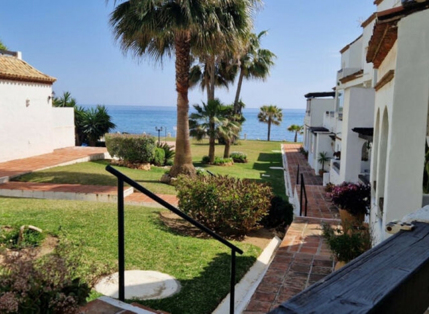 Resale - Apartment -
Calahonda