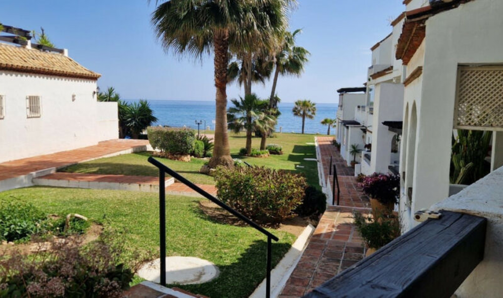 Resale - Apartment -
Calahonda