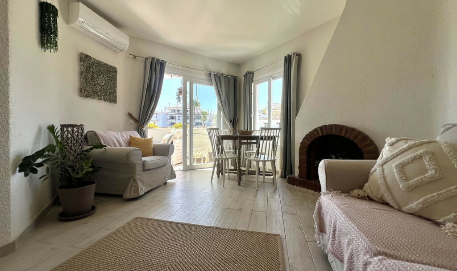 Resale - Apartment -
Calahonda