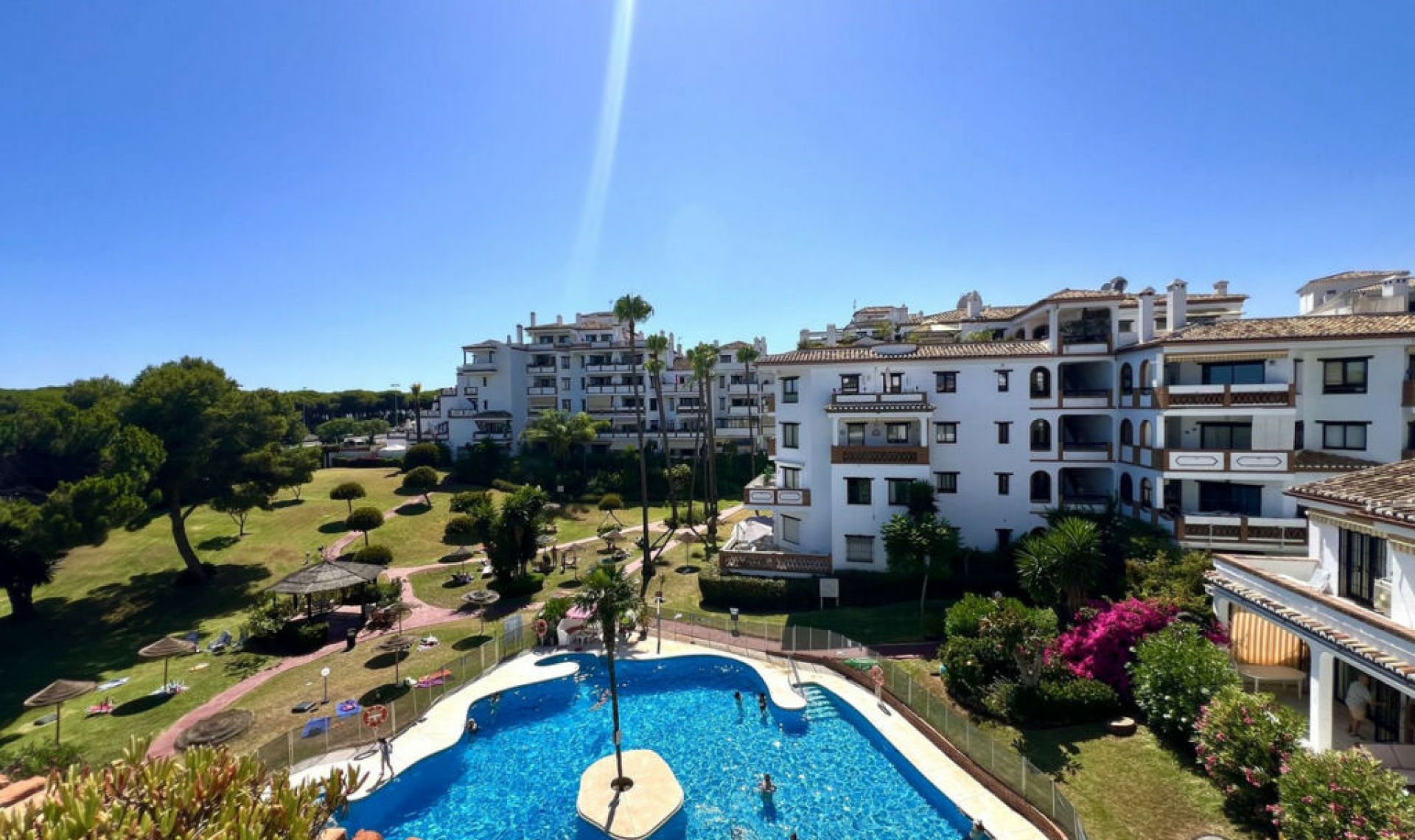 Resale - Apartment -
Calahonda