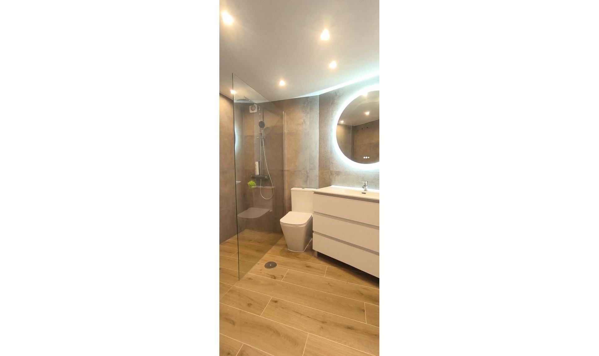 Resale - Apartment -
Calahonda