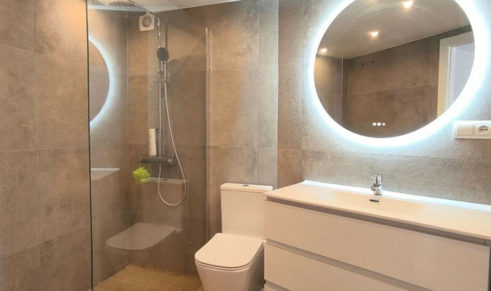 Resale - Apartment -
Calahonda