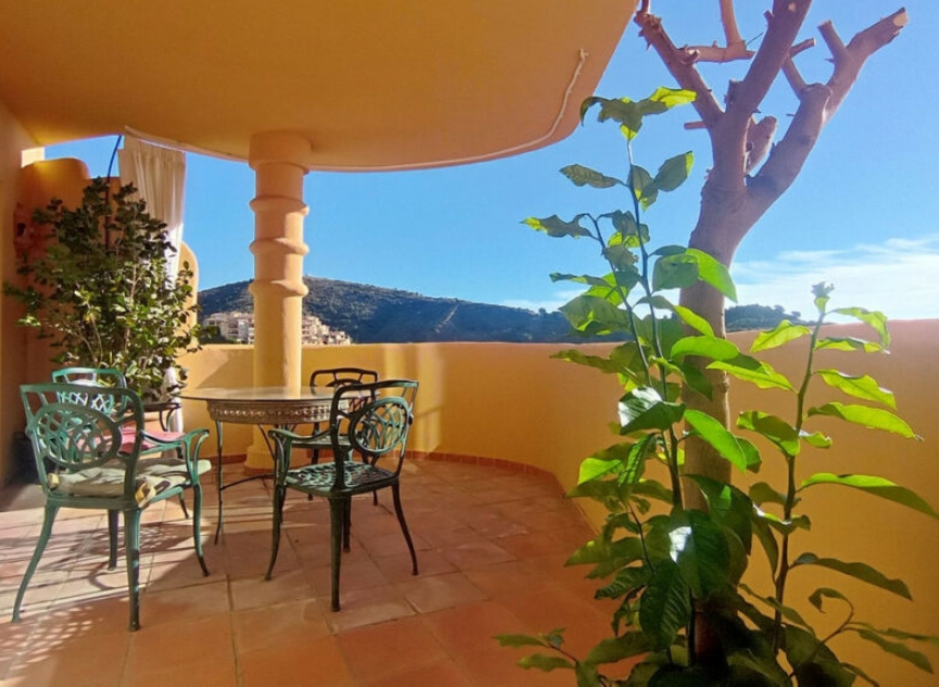 Resale - Apartment -
Calahonda