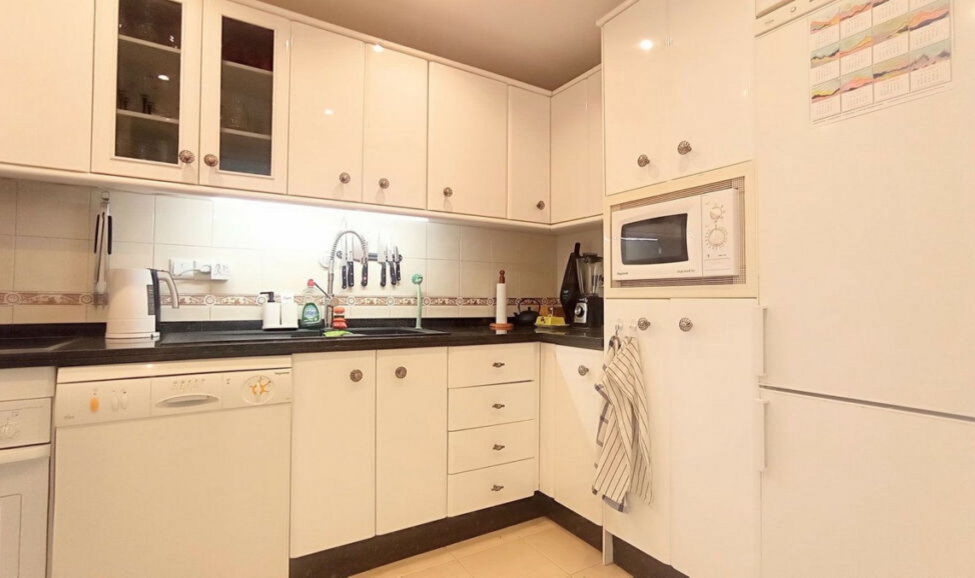Resale - Apartment -
Calahonda