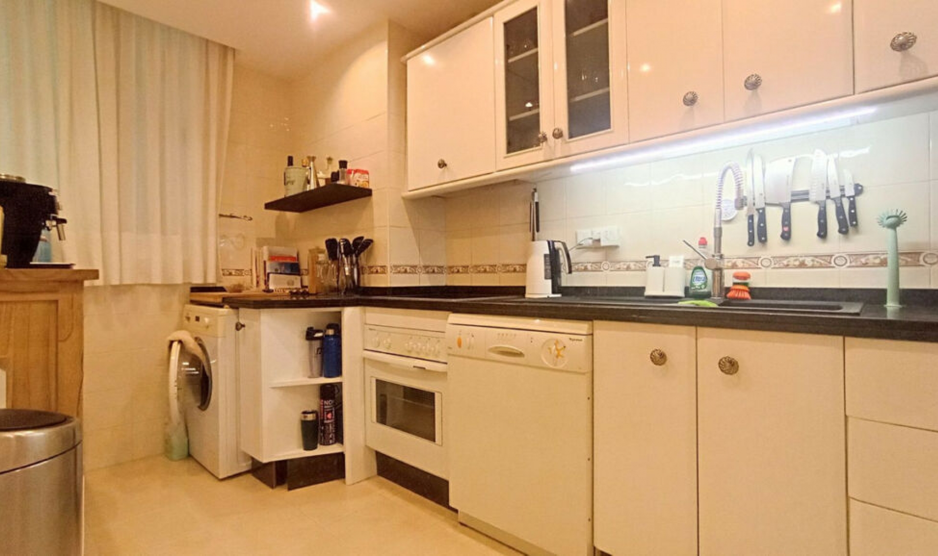 Resale - Apartment -
Calahonda