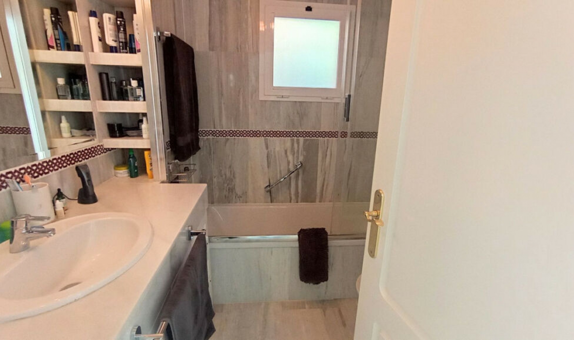 Resale - Apartment -
Calahonda