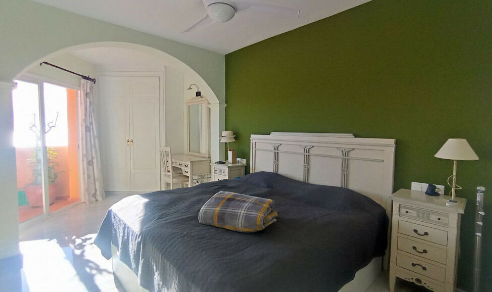 Resale - Apartment -
Calahonda