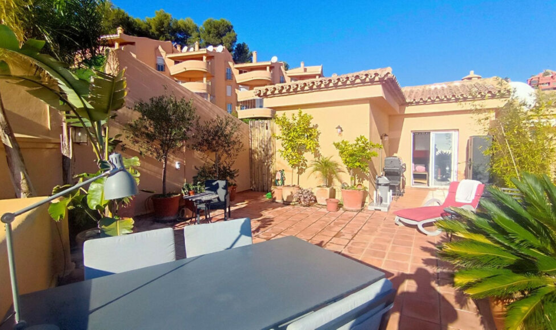 Resale - Apartment -
Calahonda