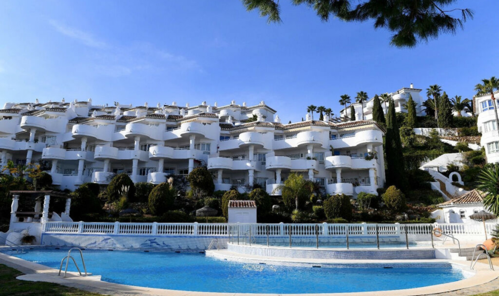 Resale - Apartment -
Calahonda