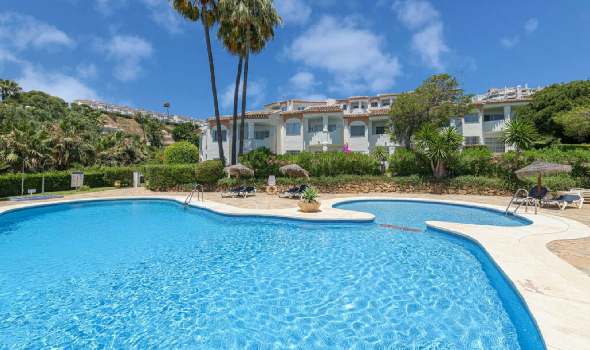 Resale - Apartment -
Calahonda