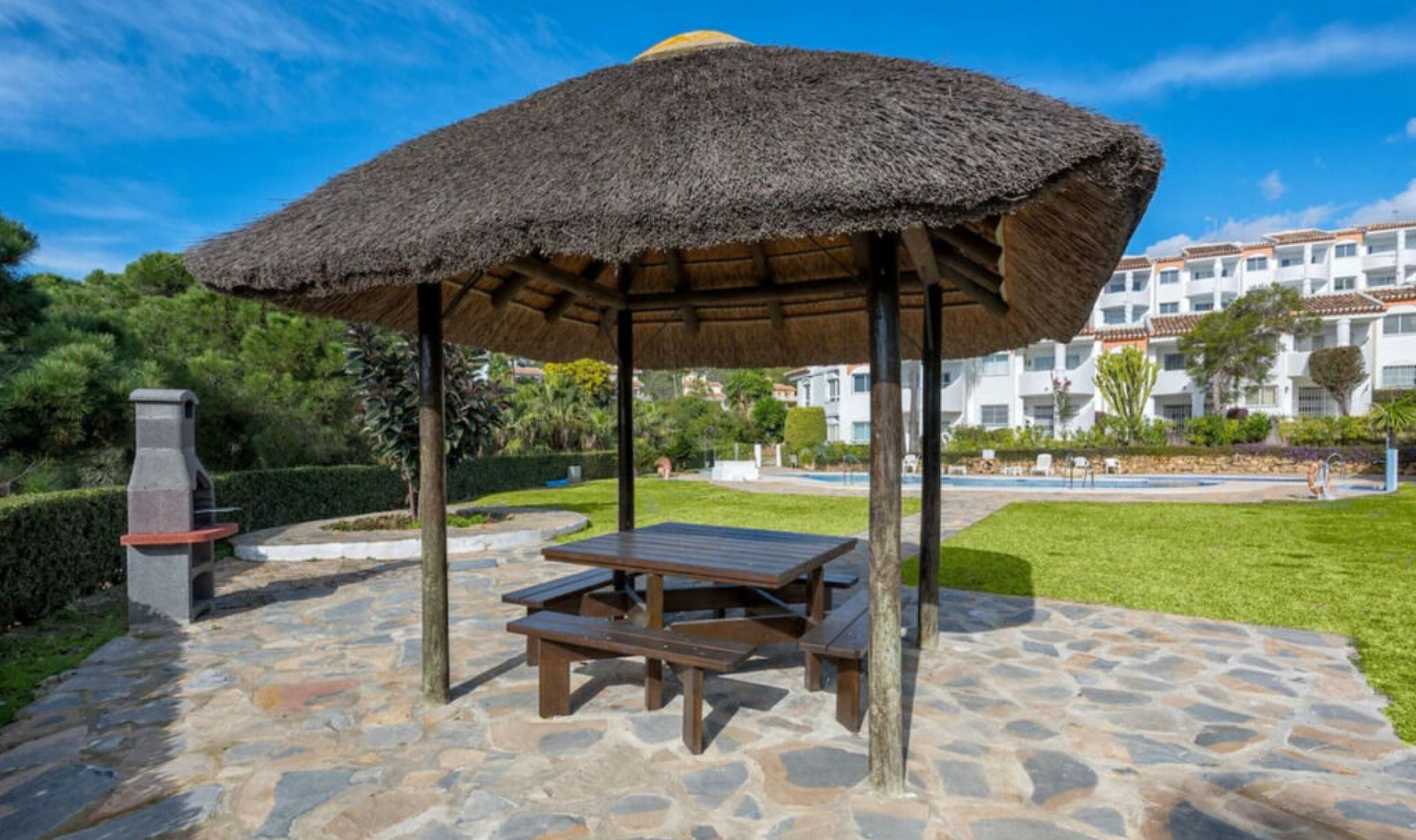 Resale - Apartment -
Calahonda