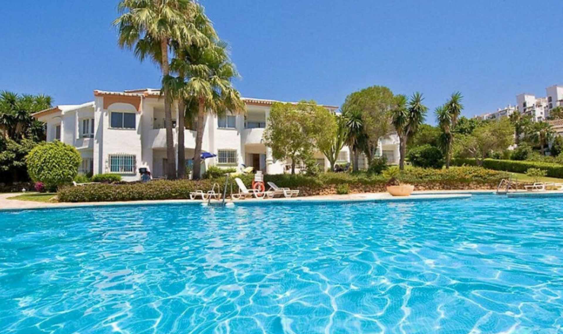 Resale - Apartment -
Calahonda