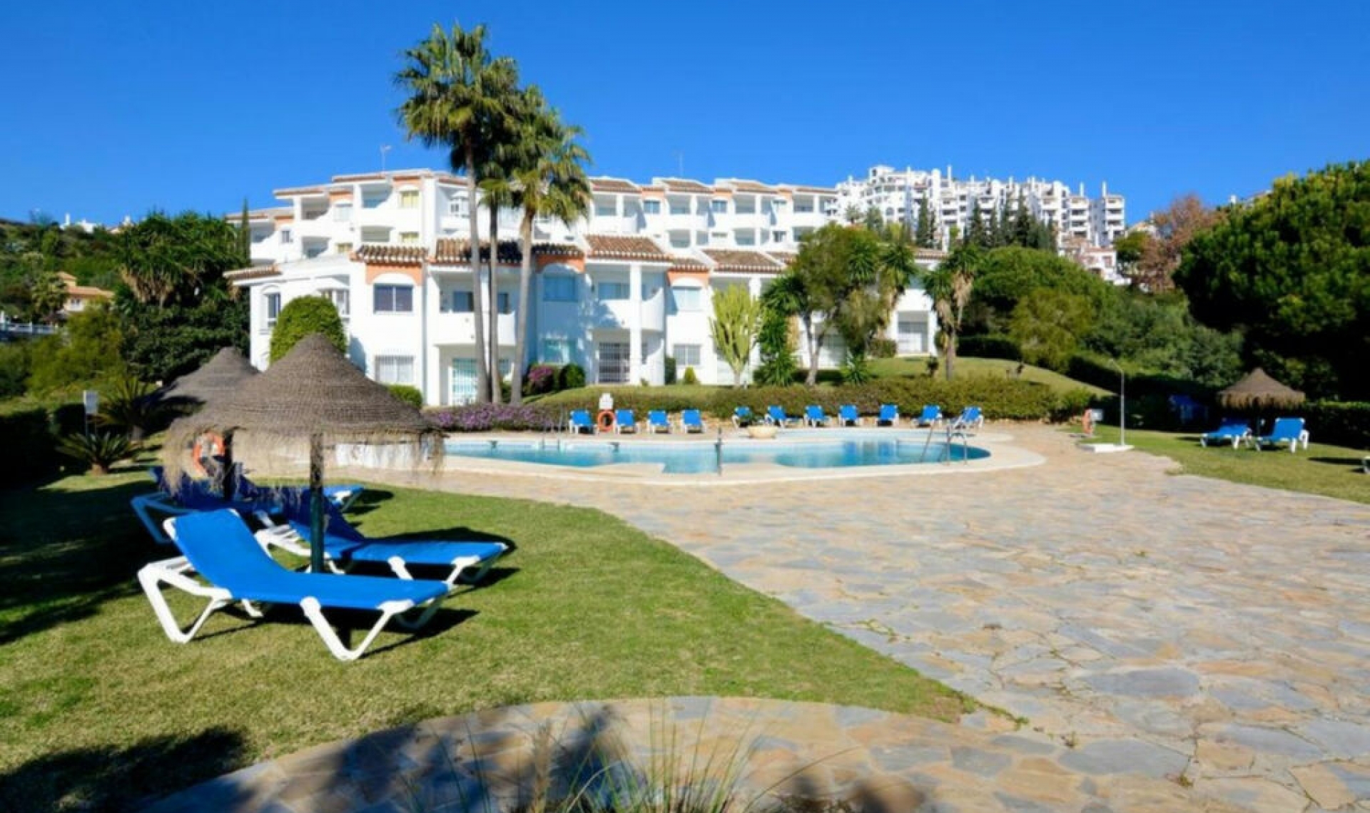 Resale - Apartment -
Calahonda