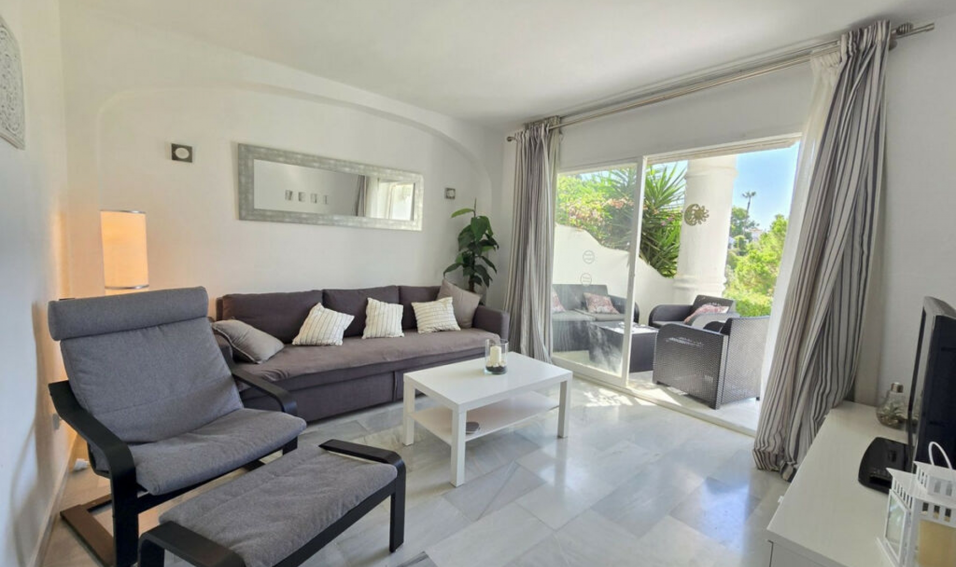 Resale - Apartment -
Calahonda