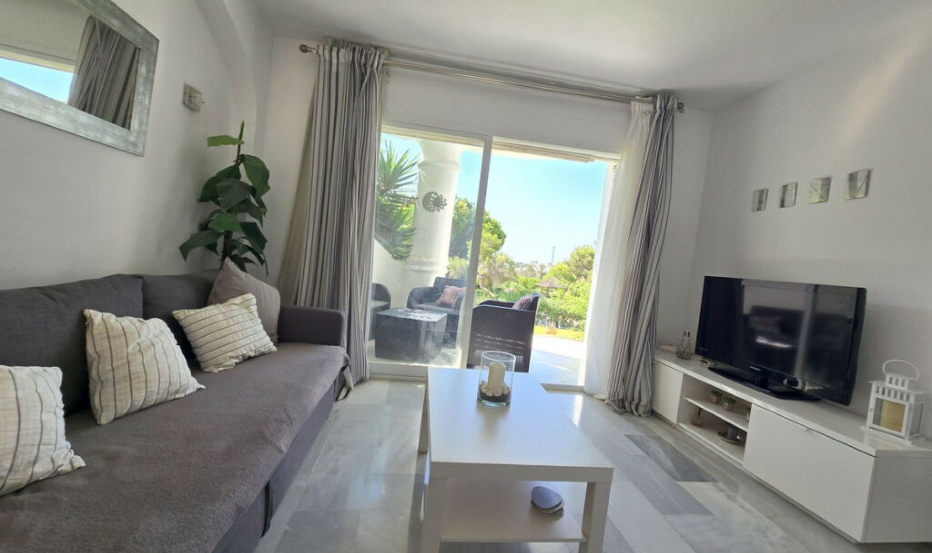 Resale - Apartment -
Calahonda