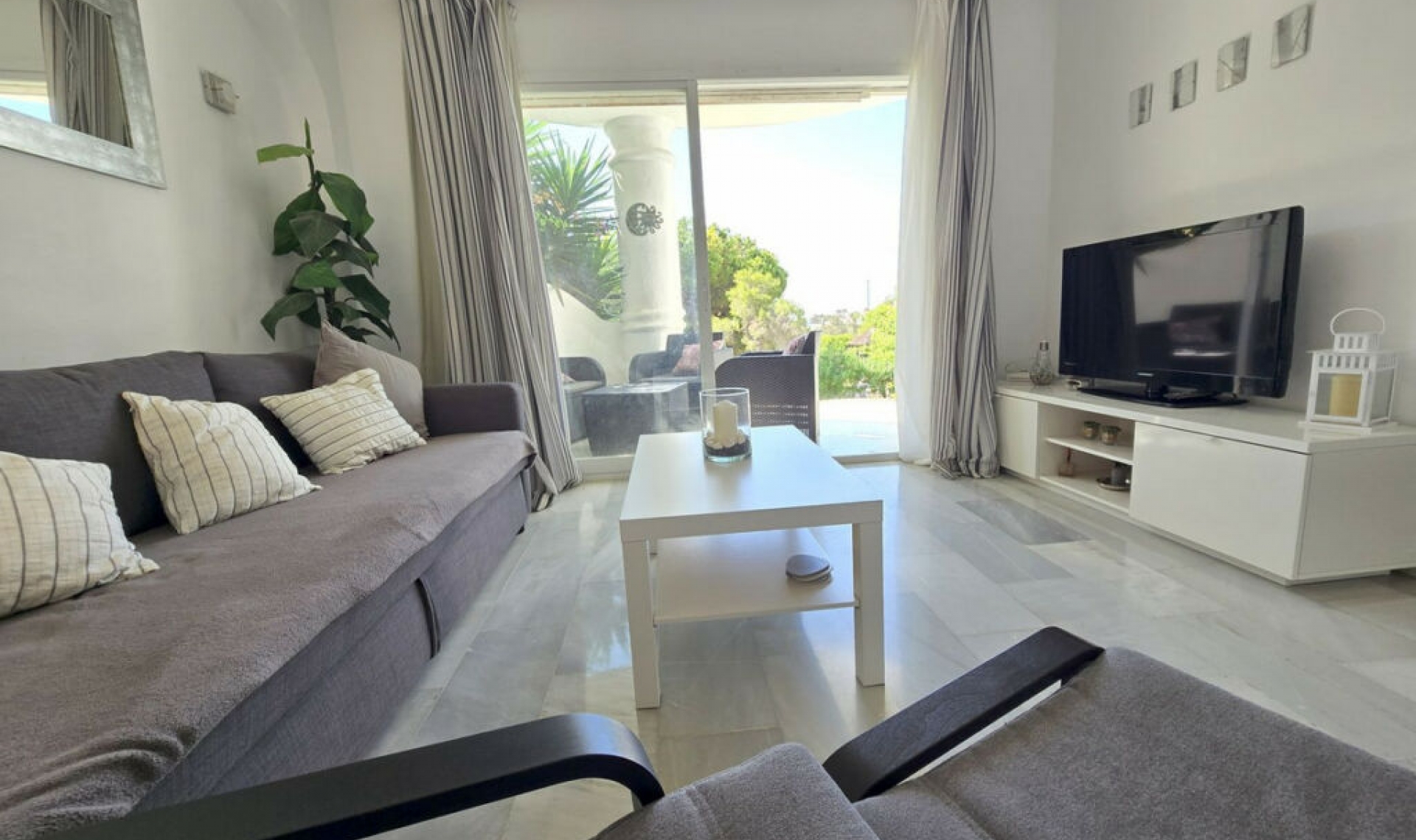 Resale - Apartment -
Calahonda