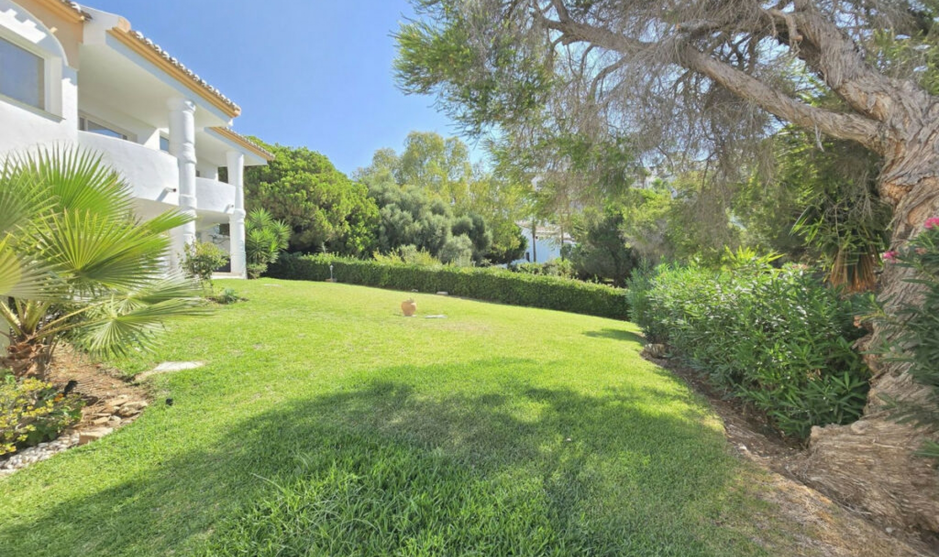Resale - Apartment -
Calahonda