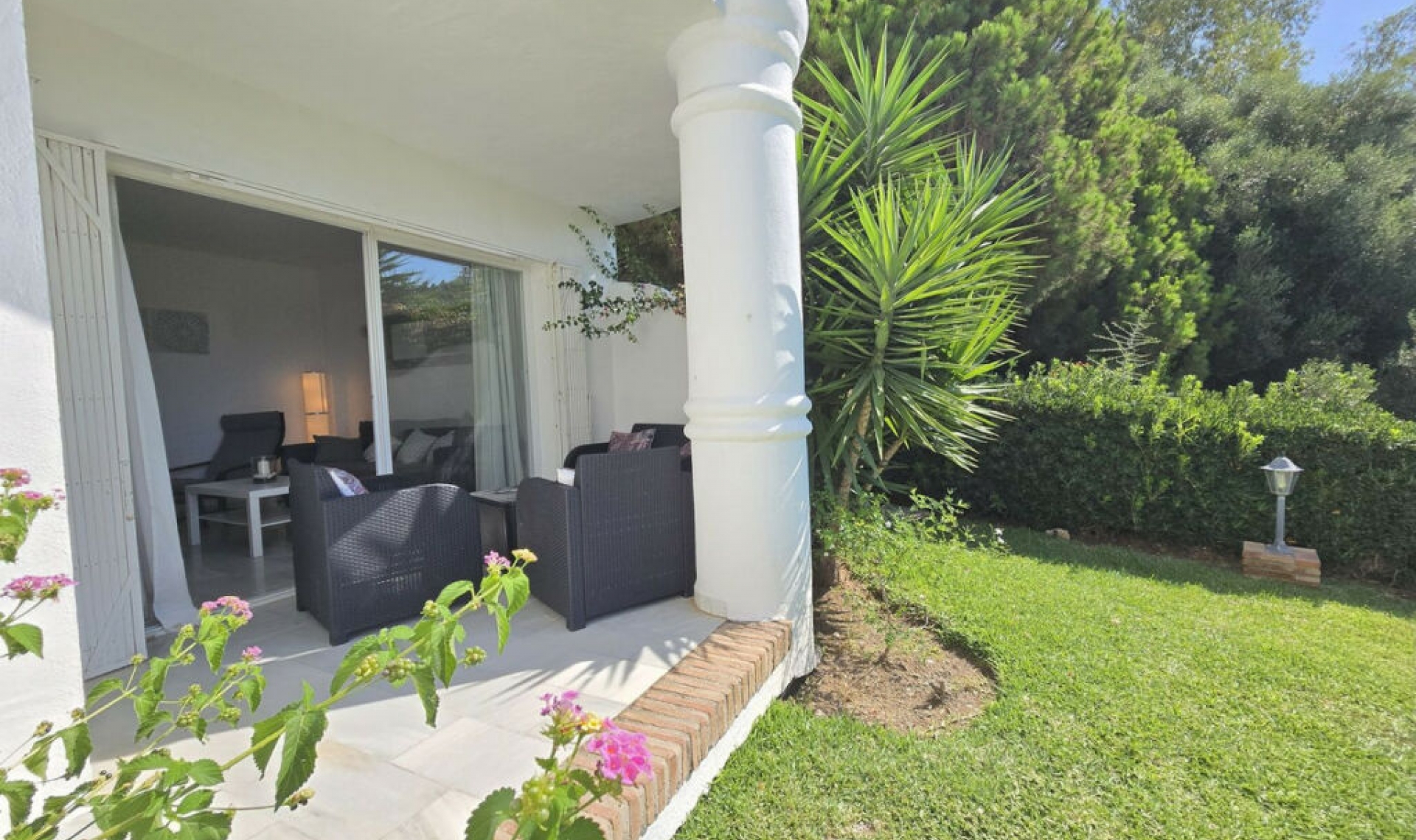 Resale - Apartment -
Calahonda