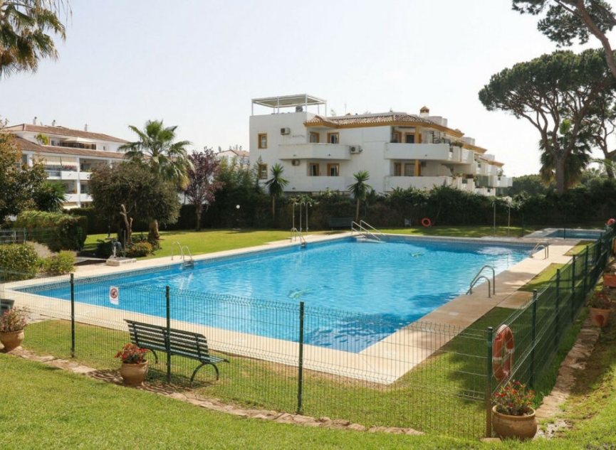 Resale - Apartment -
Calahonda