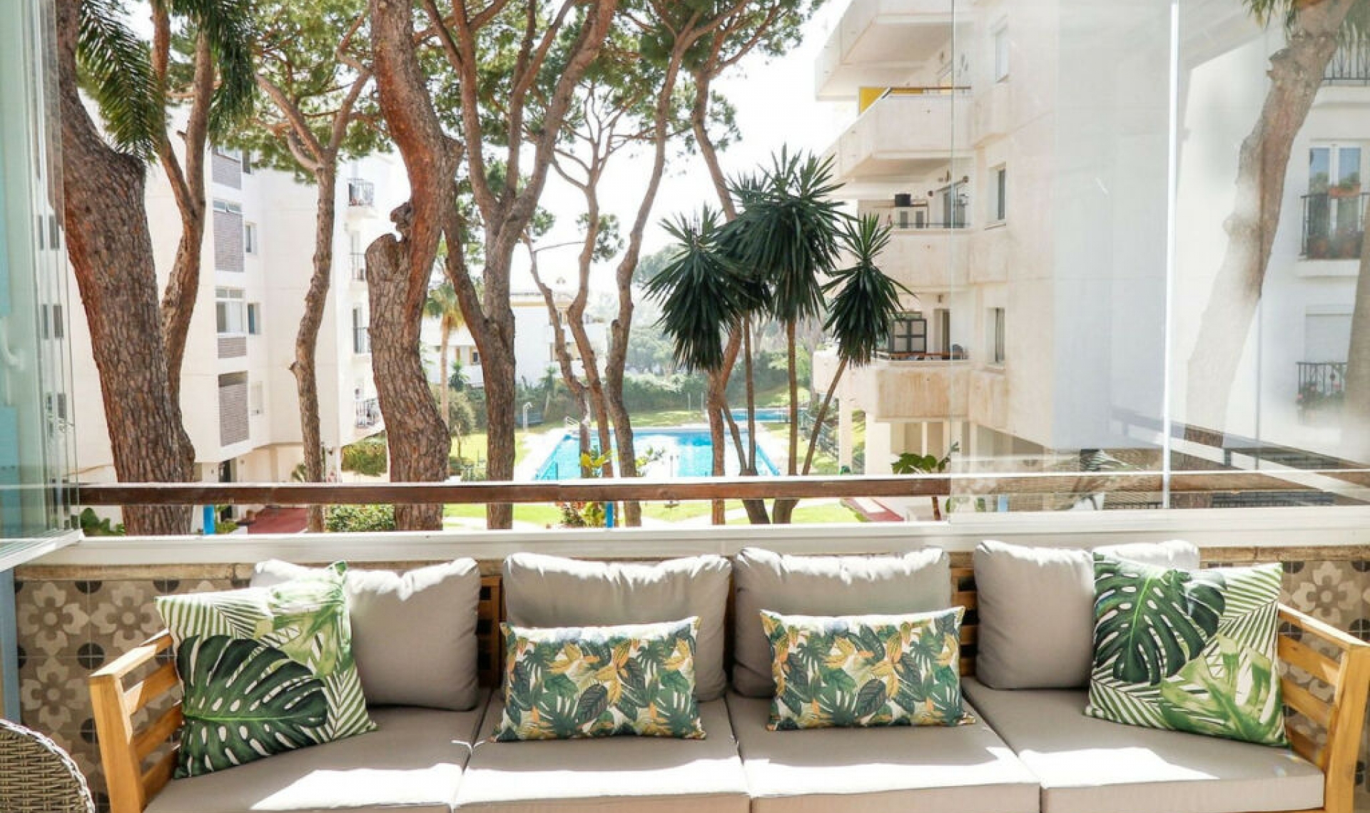 Resale - Apartment -
Calahonda