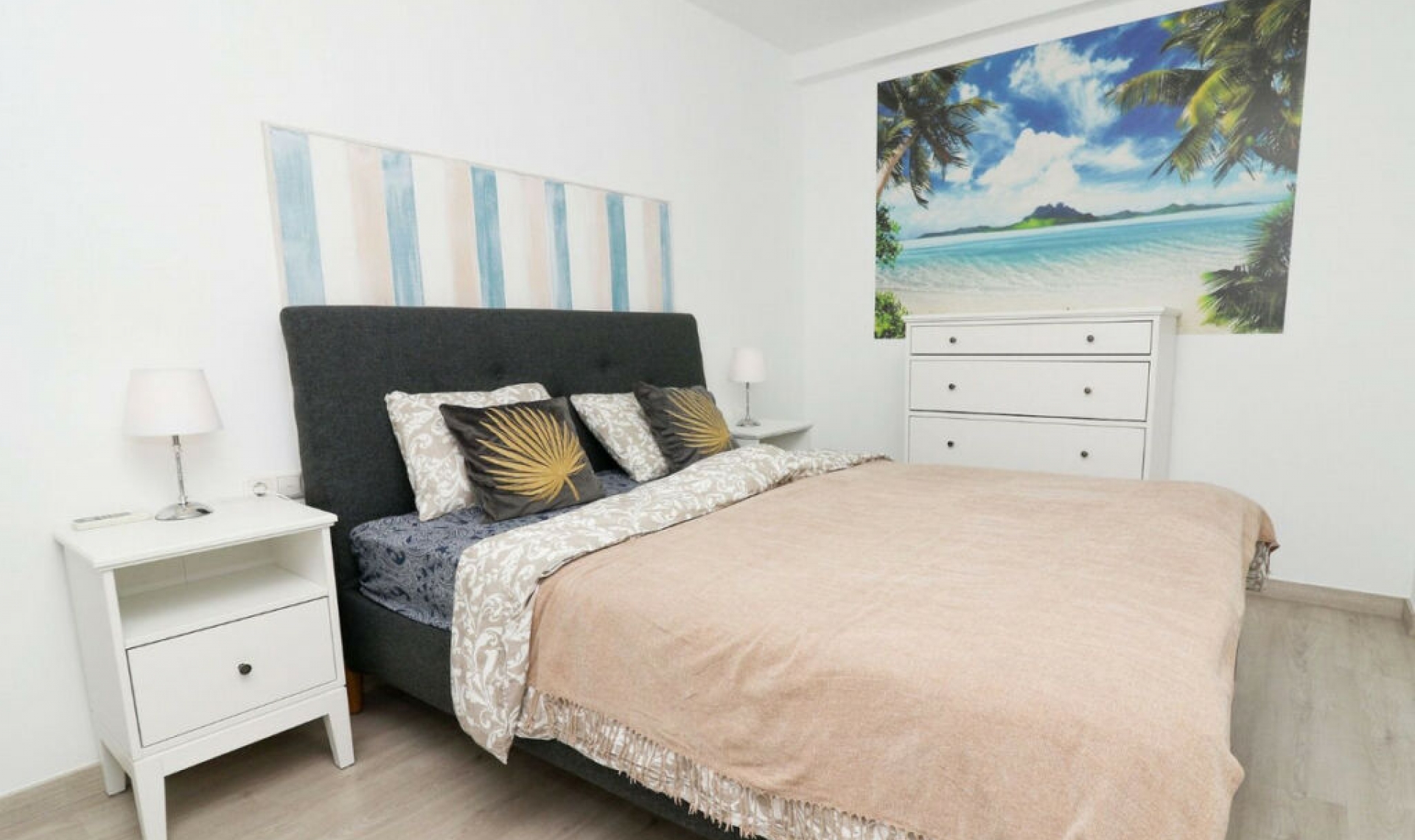 Resale - Apartment -
Calahonda