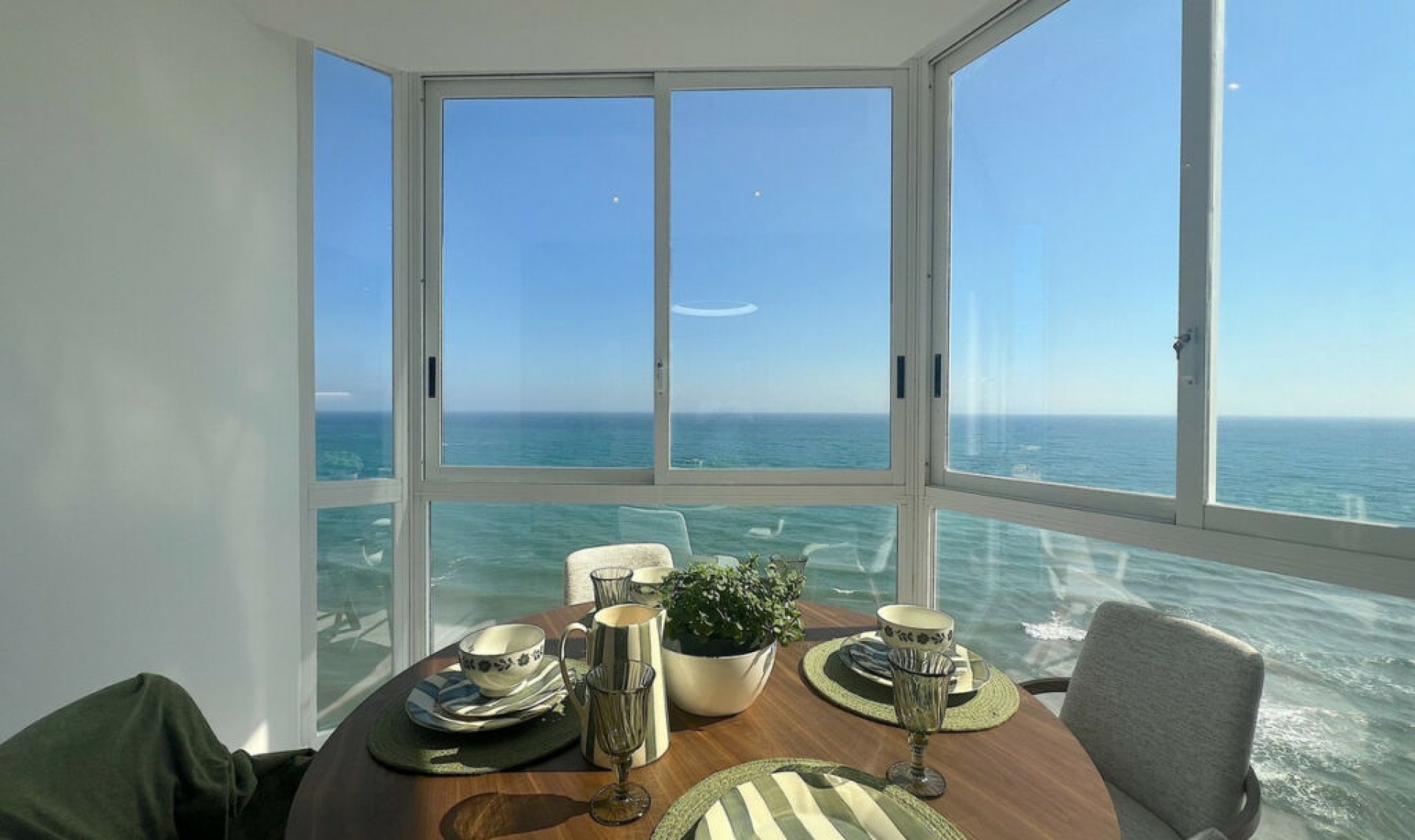 Resale - Apartment -
Calahonda